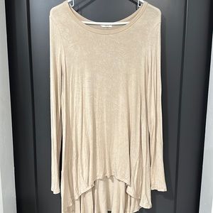Long sleeve and extra long back shirt